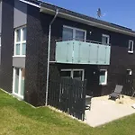 With 2 Bedrooms Hébergement de vacances *